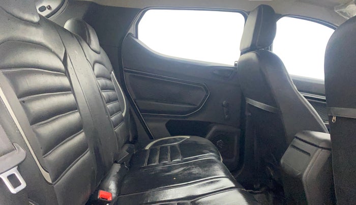 2021 Renault Kiger RXE MT, Petrol, Manual, 31,387 km, Right Side Rear Door Cabin