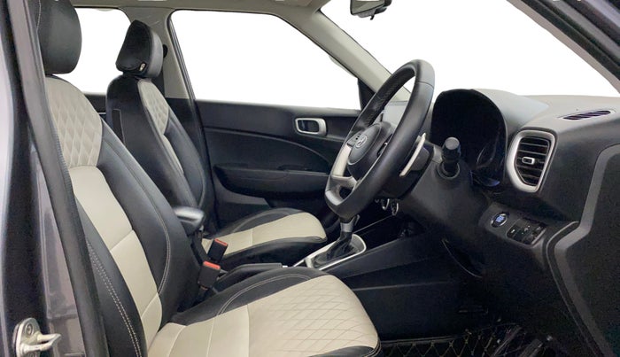 2021 Hyundai VENUE SX PLUS 1.0 TURBO DCT, Petrol, Automatic, 1,00,927 km, Right Side Front Door Cabin