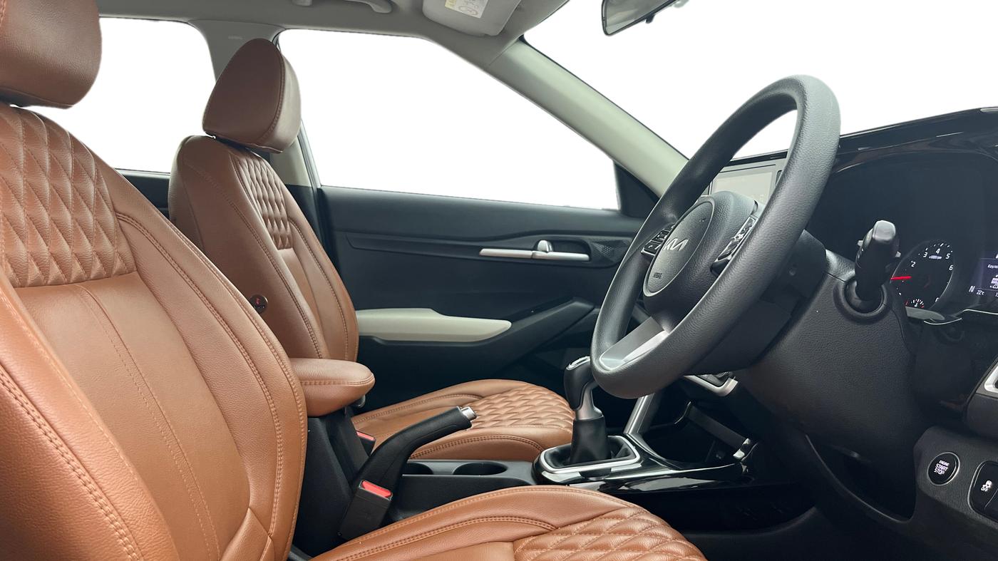 2023 KIA SELTOS HTK PLUS 1.5 IMT, Petrol, Manual, 19,457 km, Right Side Front Door Cabin