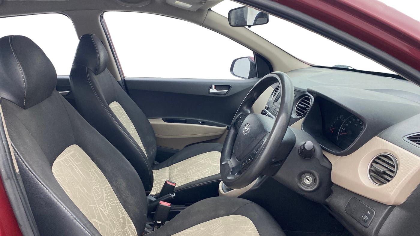 2016 Hyundai Grand i10 SPORTZ 1.1 CRDI, Diesel, Manual, 1,28,078 km, Right Side Front Door Cabin