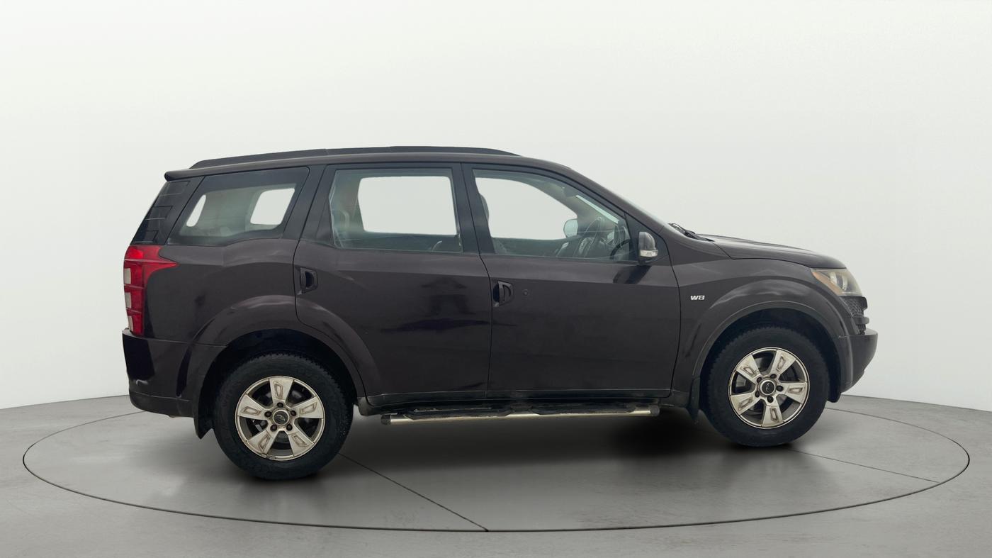 2013 Mahindra XUV500 W8, Diesel, Manual, 68,037 km, Right Side View