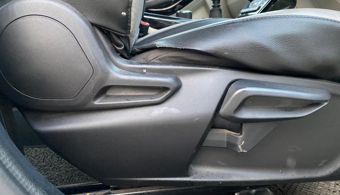 2020 Tata NEXON XZ PLUS (O) DIESEL, Diesel, Manual, 72,517 km, Third Seat Row ( optional )