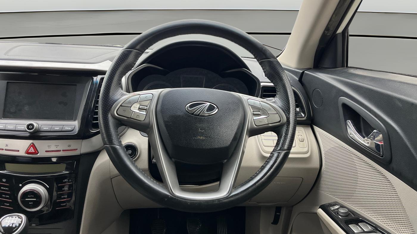 2022 Mahindra XUV300 W8 1.5 DIESEL, Diesel, Manual, 44,851 km, Steering Wheel Close Up