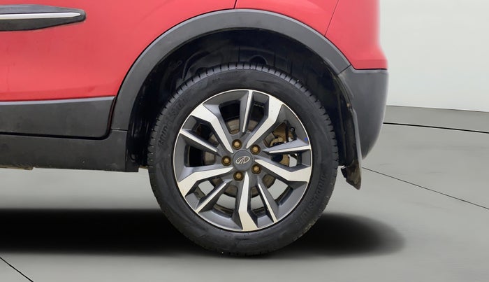 2021 Mahindra XUV300 W8 (O) 1.2 PETROL, Petrol, Manual, 1,10,613 km, Left Rear Wheel