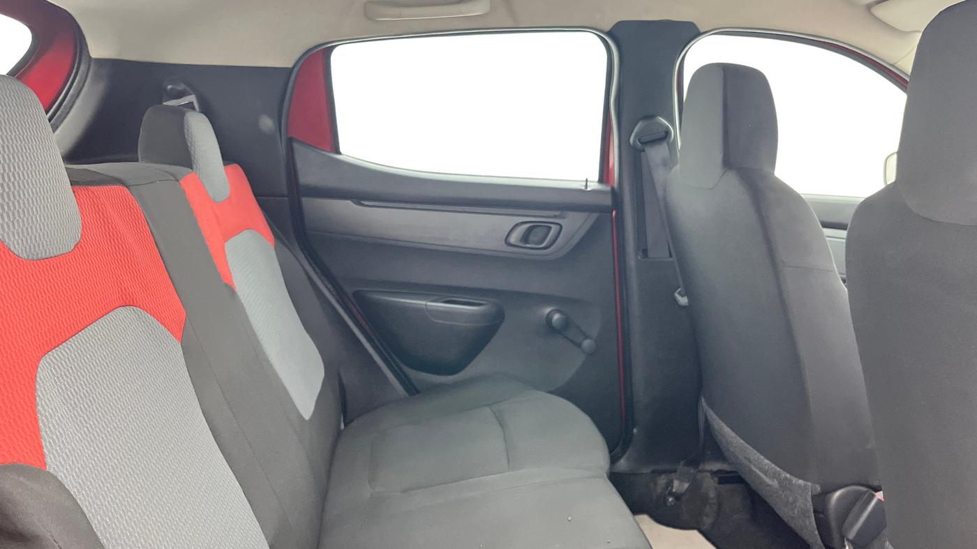 2017 Renault Kwid RXT 1.0 AMT, Petrol, Automatic, 43,434 km, Right Side Rear Door Cabin