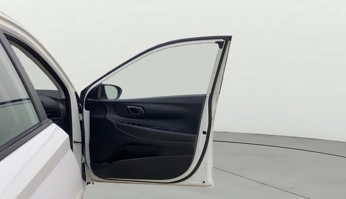 2023 Hyundai NEW I20 MAGNA 1.2 MT, Petrol, Manual, 12,754 km, RHS Front Door