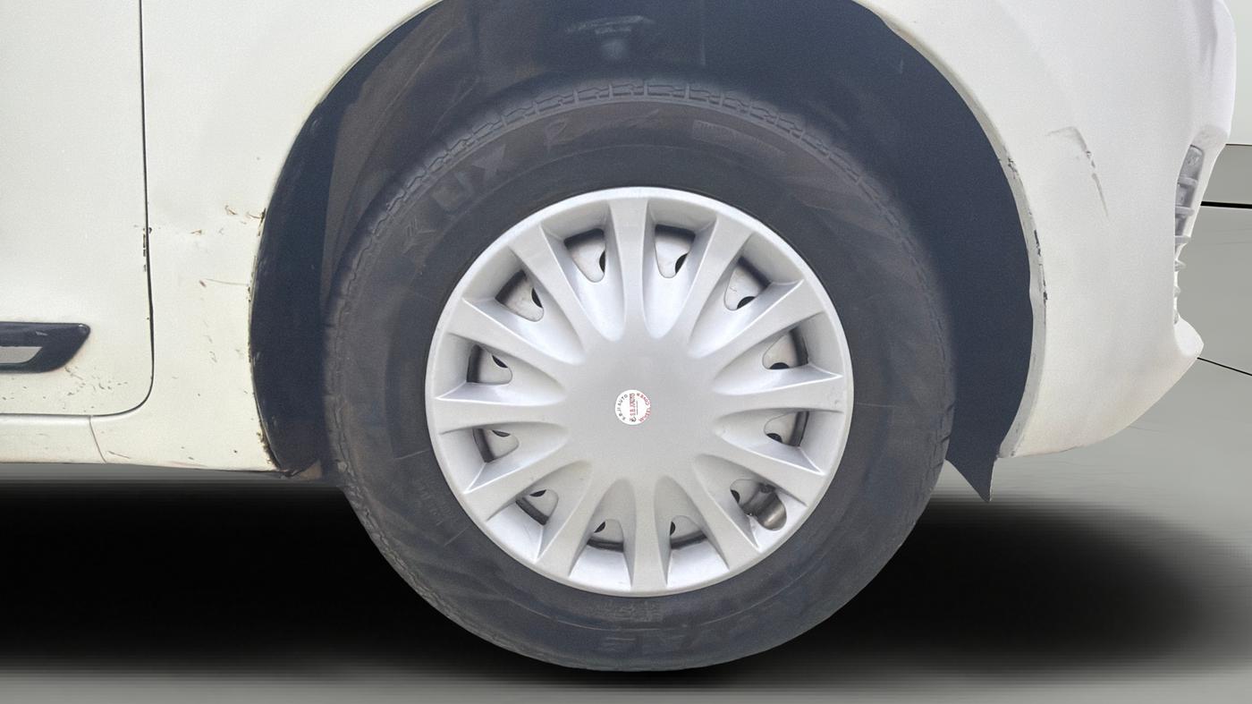 2024 Maruti Swift LXI, Petrol, Manual, 13,029 km, Right Front Wheel