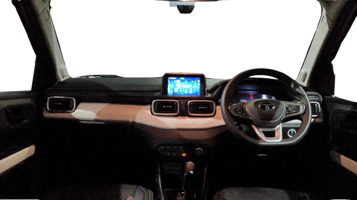 2024 Tata PUNCH ACCOMPLISHED AMT, Petrol, Automatic, 8,733 km, Dashboard