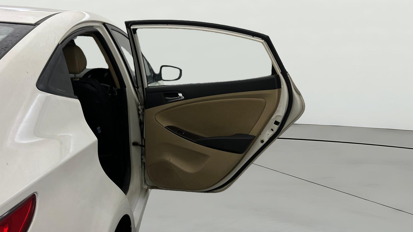 2013 Hyundai Verna FLUIDIC 1.6 CRDI SX OPT AT, Diesel, Automatic, 1,16,380 km, RHS Rear Door