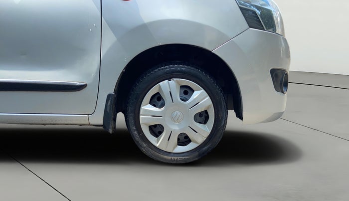 2017 Maruti Wagon R 1.0 VXI, Petrol, Manual, 75,895 km, Right Front Wheel