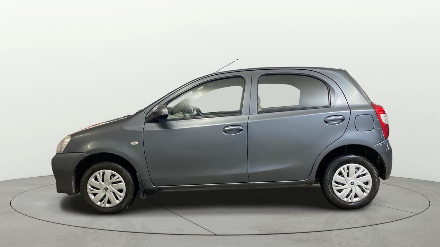 2016 Toyota Etios Liva GD, Diesel, Manual, 1,08,584 km, Left Side