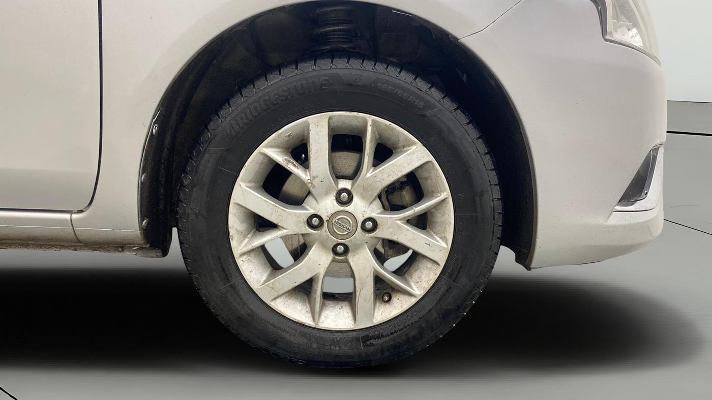 2017 Nissan Sunny XV CVT, Petrol, Automatic, 61,638 km, Right Front Wheel