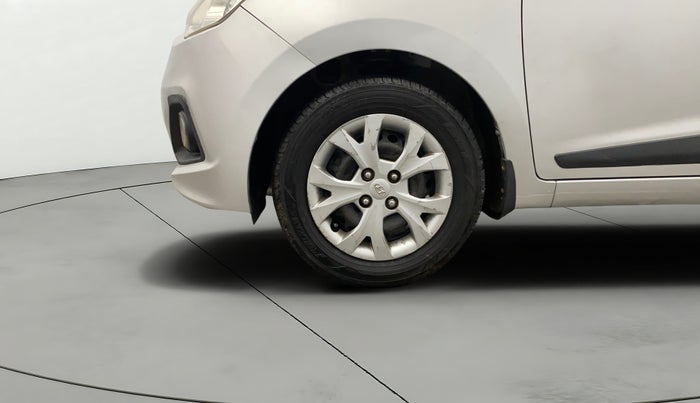 2015 Hyundai Grand i10 SPORTZ 1.2 KAPPA VTVT, CNG, Manual, 1,23,429 km, Left Front Wheel