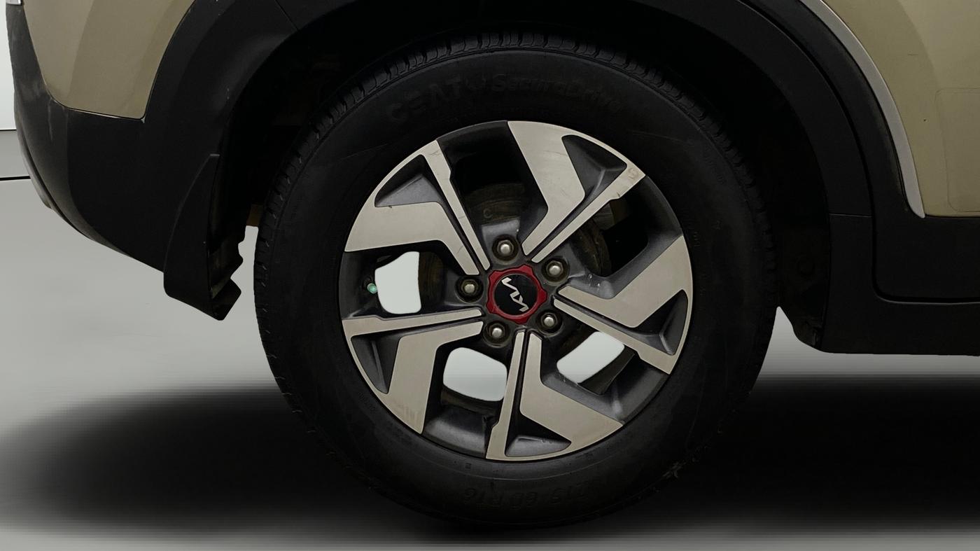 2021 KIA SONET GTX PLUS 1.0 DCT, Petrol, Automatic, 1,07,524 km, Right Rear Wheel
