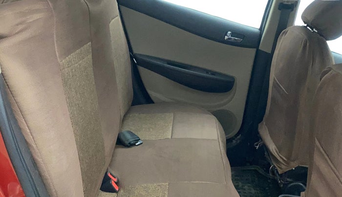 2014 Hyundai i20 MAGNA 1.2, Petrol, Manual, 40,677 km, Right Side Rear Door Cabin