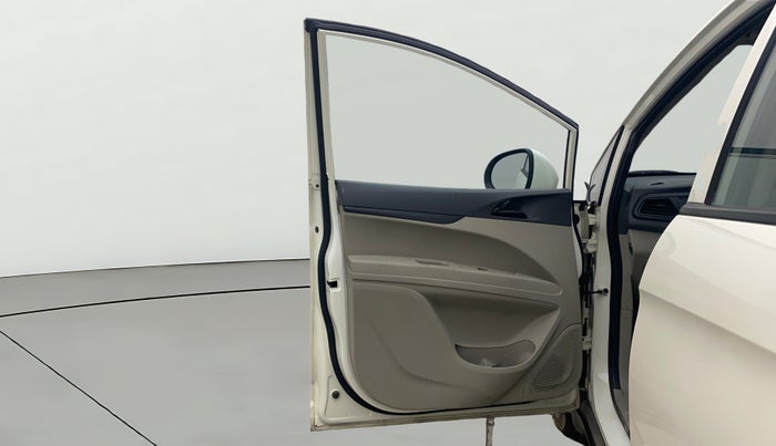 2019 Mahindra MARAZZO M4 8 STR, Diesel, Manual, 29,960 km, LHS Front Door