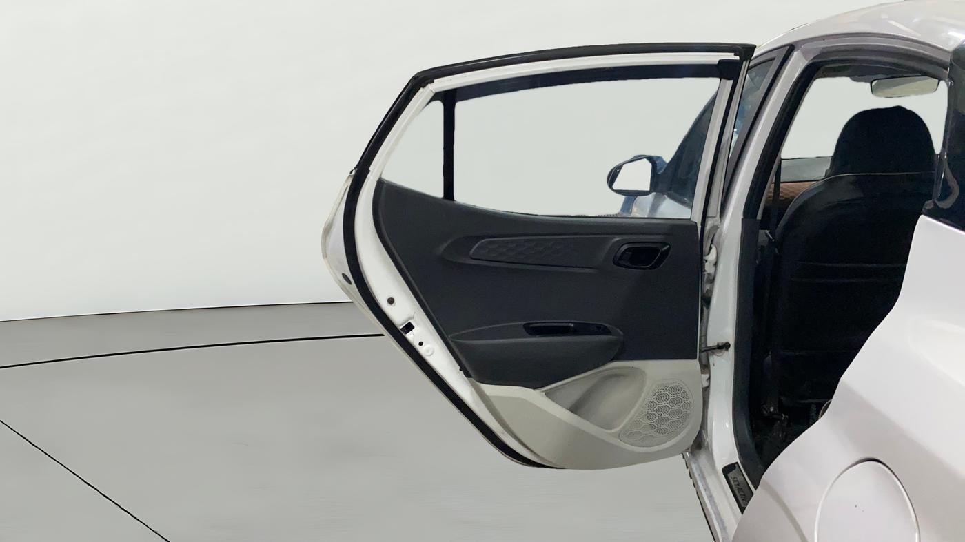 2025 Hyundai AURA S 1.2, CNG, Manual, 23,514 km, LHS Rear Door