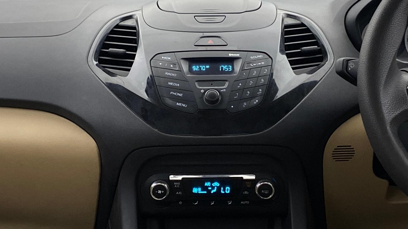 2017 Ford Figo Aspire TITANIUM 1.2 PETROL, Petrol, Manual, 74,890 km, Air Conditioner