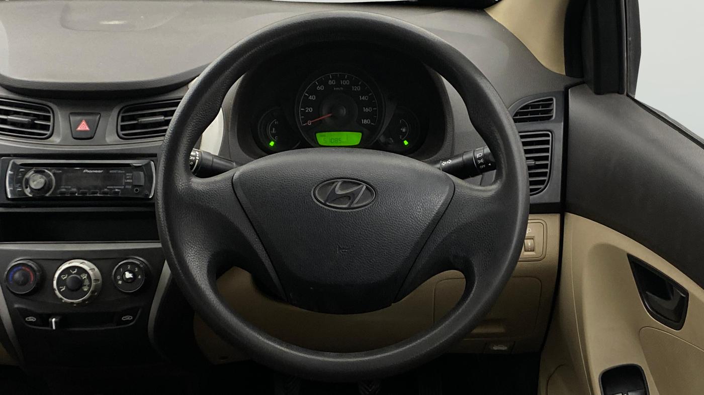 2015 Hyundai Eon ERA +, Petrol, Manual, 51,082 km, Steering Wheel Close Up