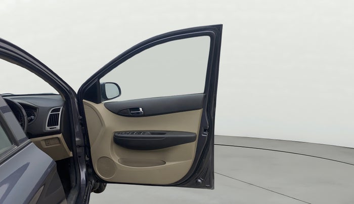 2014 Hyundai i20 SPORTZ 1.2, Petrol, Manual, 1,27,126 km, RHS Front Door