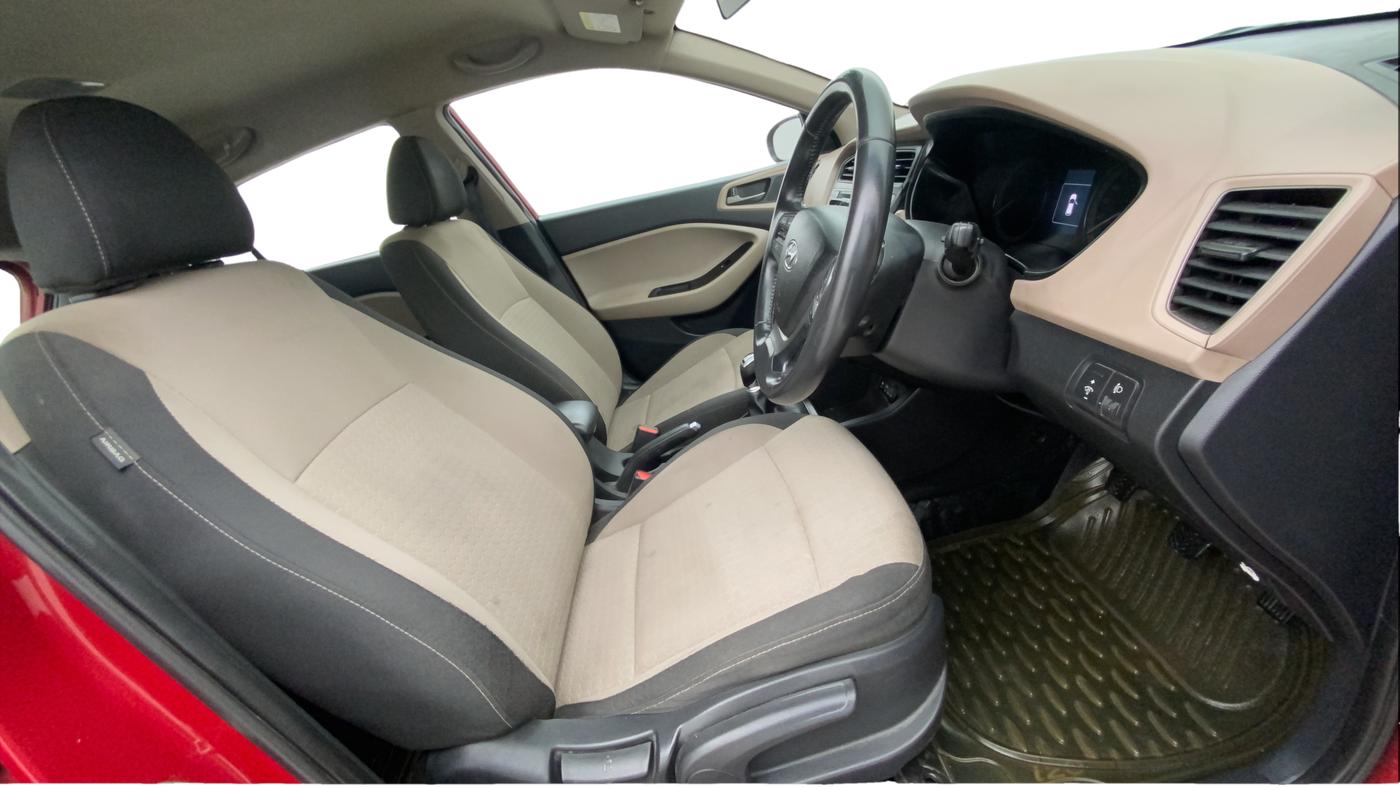 2017 Hyundai Elite i20 ASTA 1.2 (O), Petrol, Manual, 65,720 km, Right Side Front Door Cabin