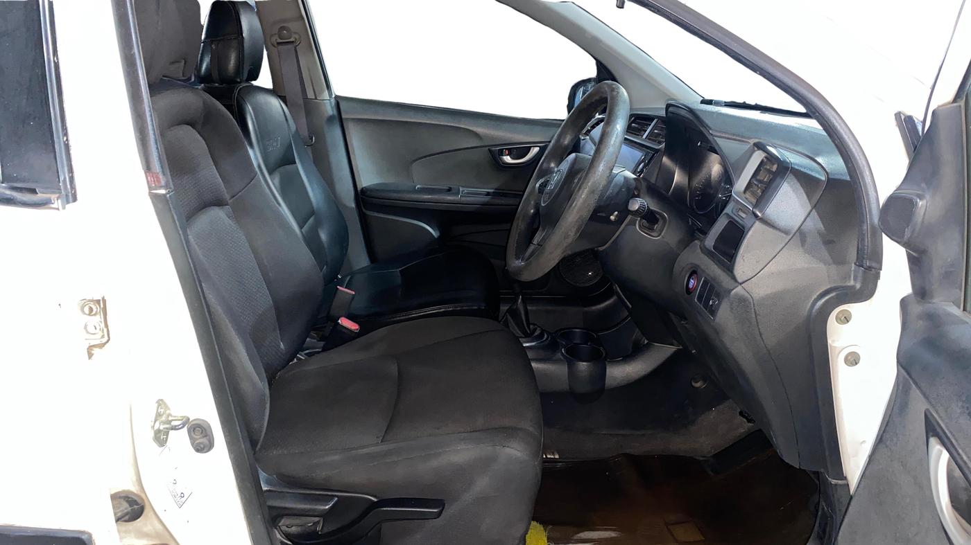 2017 Honda BR-V 1.5L I-VTEC V, Petrol, Manual, 69,885 km, Right Side Front Door Cabin
