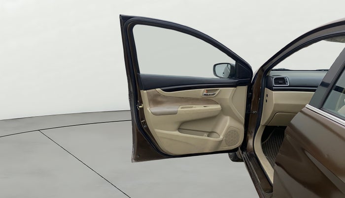 2016 Maruti Ciaz VXI+, Petrol, Manual, 1,34,667 km, LHS Front Door