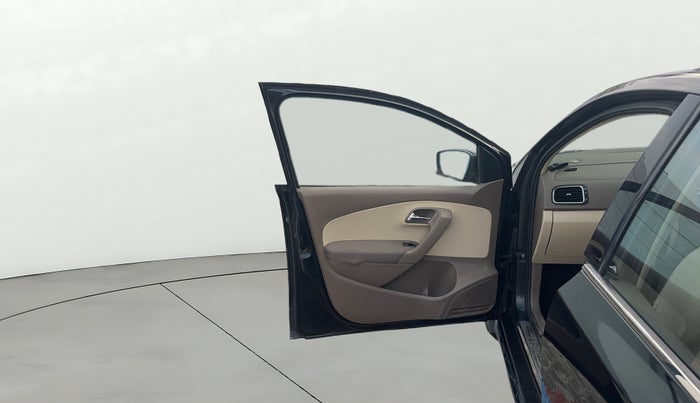 2013 Skoda Rapid ELEGANCE 1.6 MPI AT, CNG, Automatic, 82,117 km, LHS Front Door