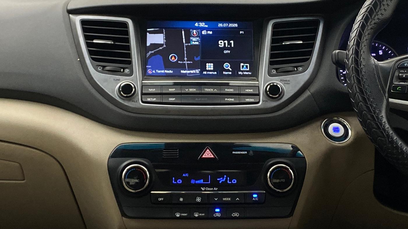 2019 Hyundai Tucson GLS 2WD AT PETROL, Petrol, Automatic, 1,35,403 km, Air Conditioner