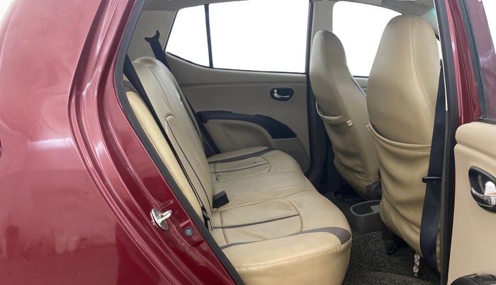 2016 Hyundai i10 SPORTZ 1.1, Petrol, Manual, 43,144 km, Right Side Rear Door Cabin