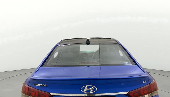 2018 Hyundai Verna 1.6 VTVT SX O, Petrol, Manual, 49,813 km, Rear Windshield