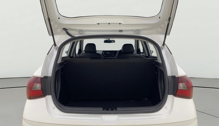 2023 Hyundai NEW I20 MAGNA 1.2 MT, Petrol, Manual, 12,754 km, Boot Open Zoomed View