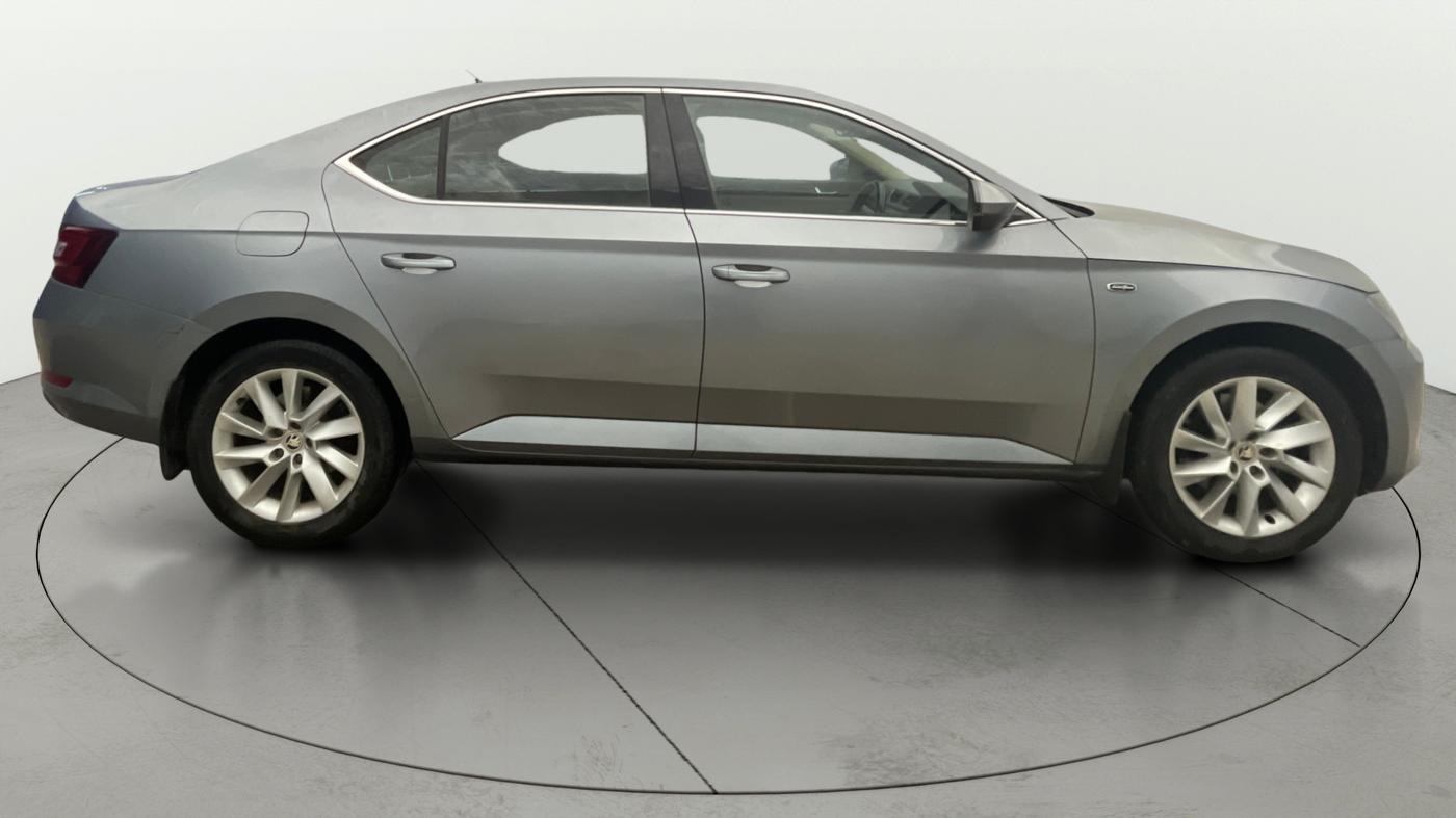 2017 Skoda Superb L&K 1.8 TSI AT, Petrol, Automatic, 47,070 km, Right Side View
