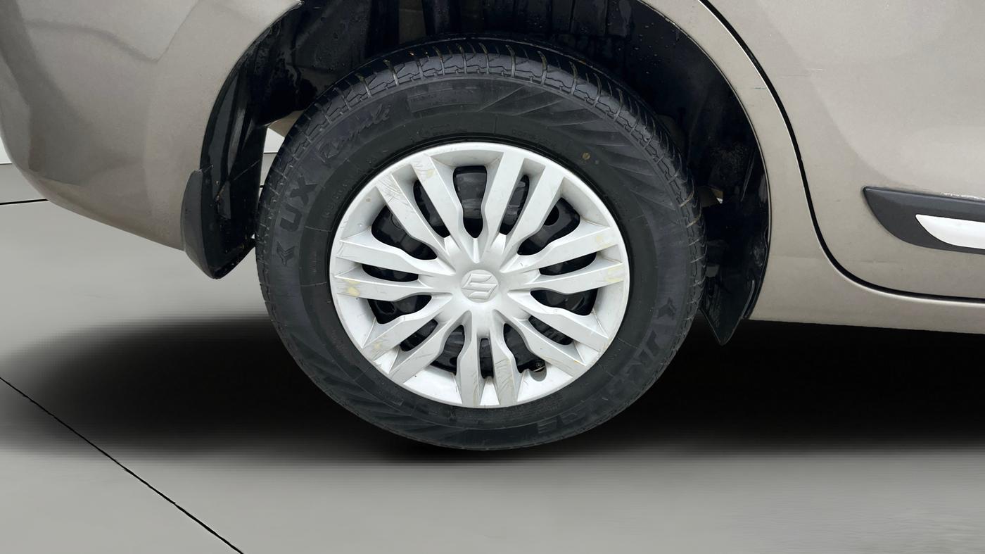2017 Maruti Dzire VXI, Petrol, Manual, 44,922 km, Right Rear Wheel