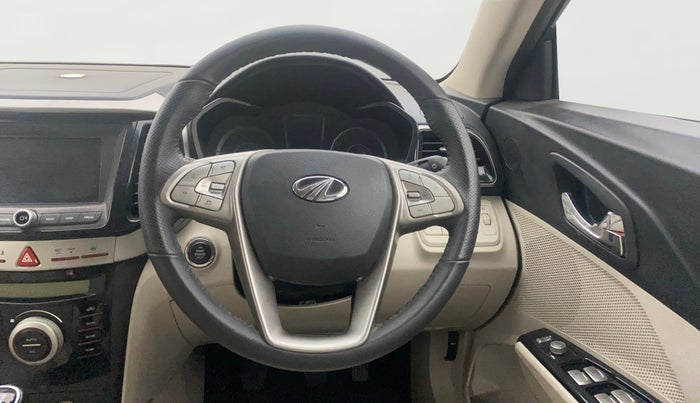 2021 Mahindra XUV300 W8 (O) 1.5 DIESEL, Diesel, Manual, 32,332 km, Steering Wheel Close Up