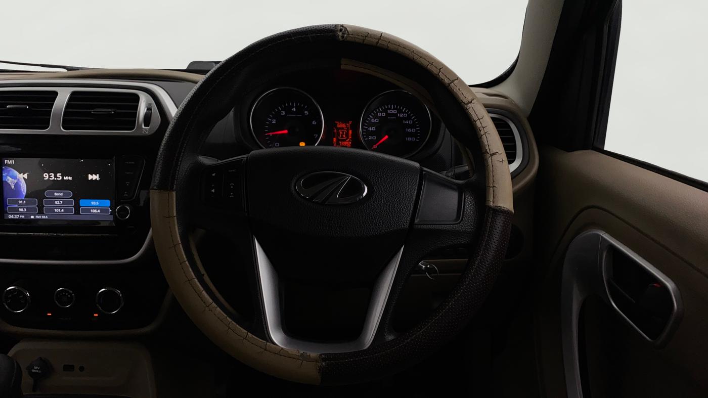 2018 Mahindra TUV300 T10, Diesel, Manual, 74,032 km, Steering Wheel Close Up