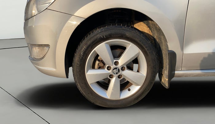 2016 Skoda Rapid 1.5 TDI CR STYLE PLUS AT, Diesel, Automatic, 1,32,232 km, Left Front Wheel