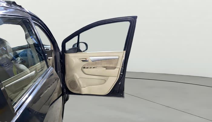 2015 Maruti Ertiga VXI, Petrol, Manual, 48,275 km, RHS Front Door