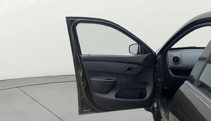 2017 Renault Kwid RXT 1.0 AMT, Petrol, Automatic, 78,108 km, LHS Front Door