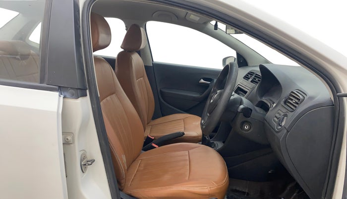 2018 Volkswagen Ameo TRENDLINE 1.5L, Diesel, Manual, 1,17,375 km, Right Side Front Door Cabin