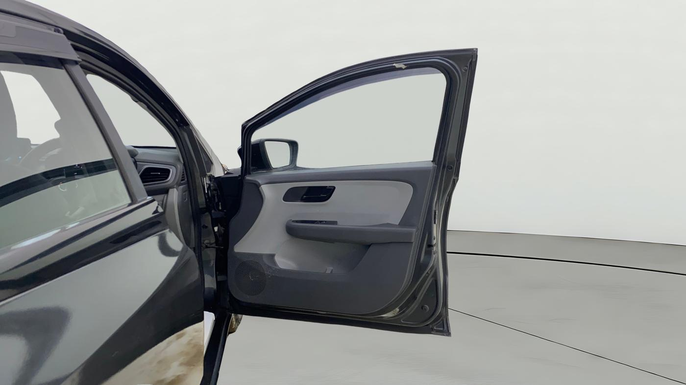 2020 Tata ALTROZ XE PETROL, Petrol, Manual, 37,940 km, RHS Front Door