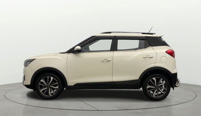 2021 Mahindra XUV300 W8 (O) 1.5 DIESEL AMT, Diesel, Automatic, 1,06,183 km, Left Side