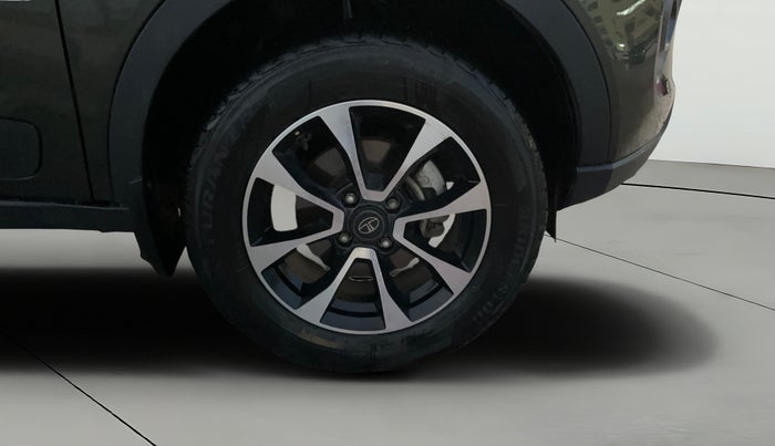 2020 Tata NEXON XZA PLUS (O) PETROL, Petrol, Automatic, 30,173 km, Right Front Wheel