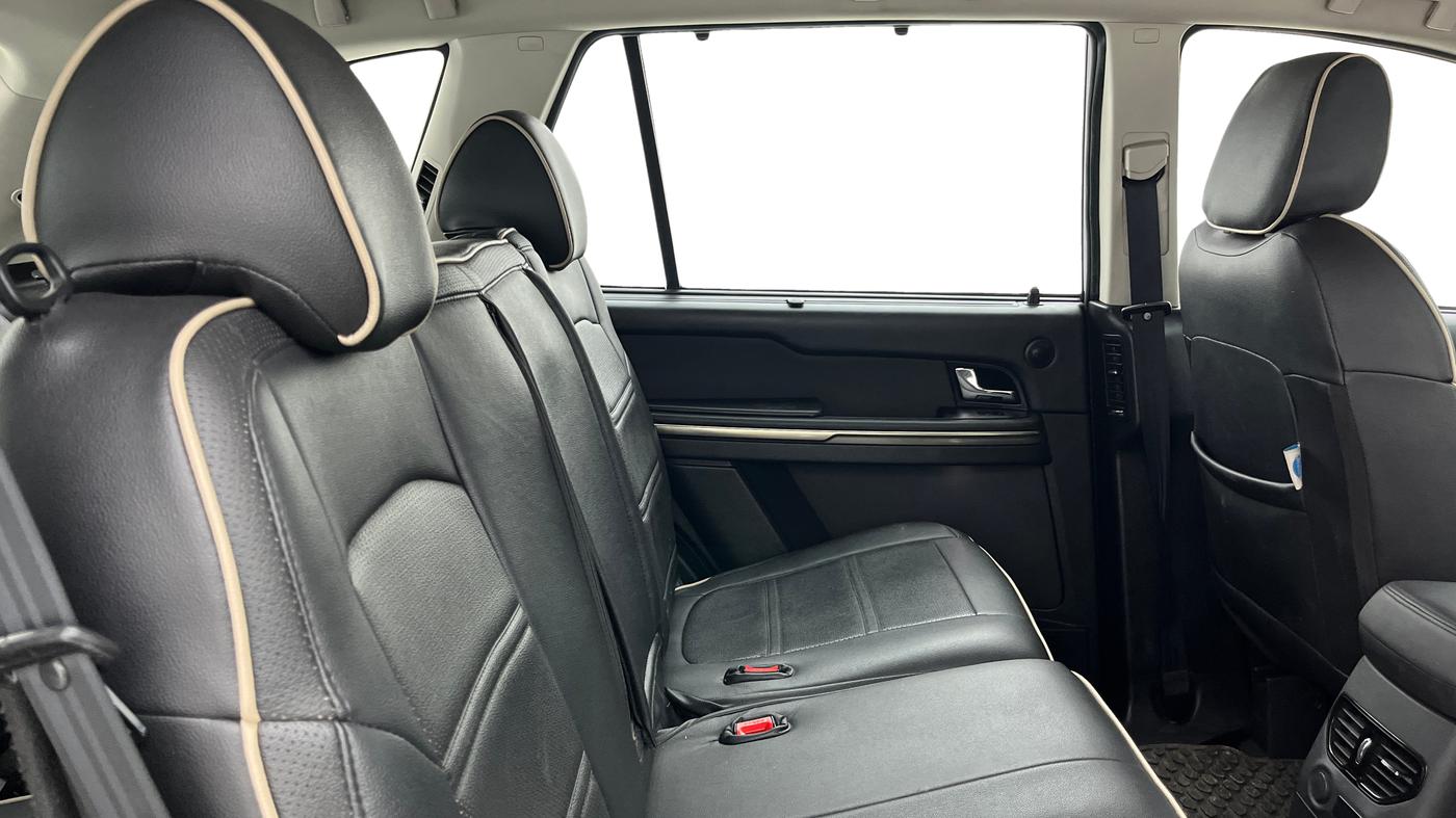 2018 Tata Hexa XM 4X2 7 STR, Diesel, Manual, 51,729 km, Right Side Rear Door Cabin