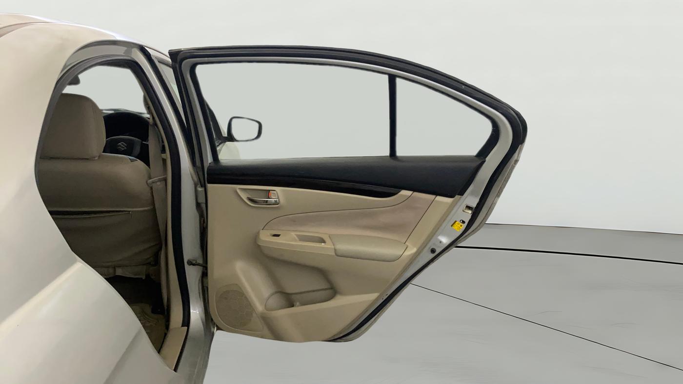 2018 Maruti Ciaz DELTA 1.4 MT PETROL, CNG, Manual, 72,427 km, RHS Rear Door
