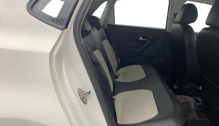 2016 Volkswagen Polo COMFORTLINE 1.2L, Petrol, Manual, 77,186 km, Right Side Rear Door Cabin