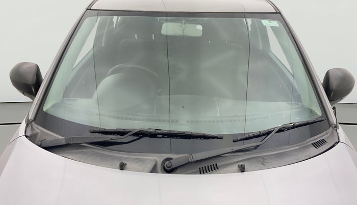 2015 Maruti Swift LXI (O), Petrol, Manual, 99,344 km, Front Windshield
