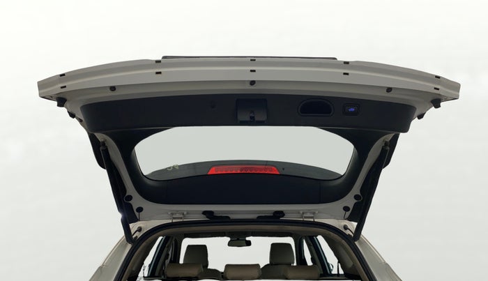 2017 Hyundai Tucson GLS 4WD AT DIESEL, Diesel, Automatic, 1,31,162 km, Boot Door Open