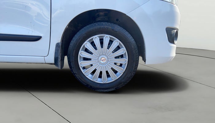 2017 Maruti Wagon R 1.0 VXI, CNG, Manual, 55,357 km, Right Front Wheel