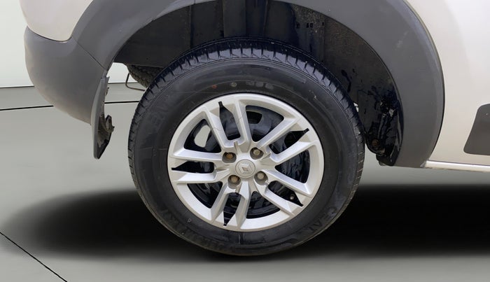 2019 Renault TRIBER RXT, Petrol, Manual, 35,615 km, Right Rear Wheel